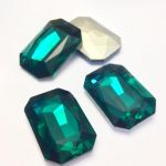 Kaboszon szklany fasetowany 27x18x4mm emerald - 1 szt