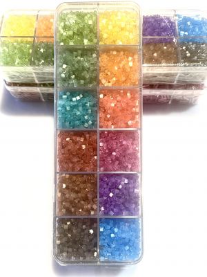 Zestaw koralików hexagon 2m , satynowy ,mix kolorów ok.184gr - opakowanie:15,5x5,5x2 cm - 1 szt