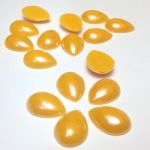 Kaboszon 18x13x5 mm szklany perłowy- yellow - 1 szt