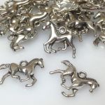 Zawieszka HORSE 21,5x16,5mm NICKEL FREE antique silver - 1 szt