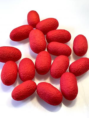 Kokony jedwabnika farbowane  - Silc Cocoon hand dyed - 3-4x1,5-2 cm  SCARLET RED - 1 szt