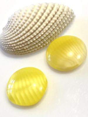 Kaboszon 25x4,5mm szklany - opal yellow - 1 szt