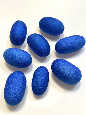Kokony jedwabnika  farbowane  3-4x1,5-2 cm BRILANT BLUE - 1 szt