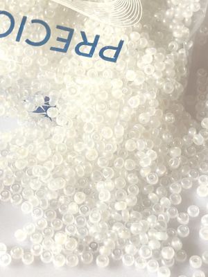 Rocaille 10/0 Czech seed beads - Shell White Rainbow 57206 - 10 gram