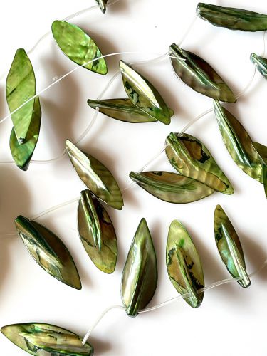 Freshwater Shell Beads LEAF 39-55x11-25x4-9 mm  GREEN GRASS AB - 1 pc